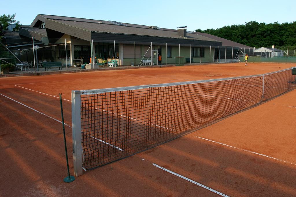 Tennis- Und Freizeitzentrum Neudoerfl Neudorfl Zewnętrze zdjęcie
