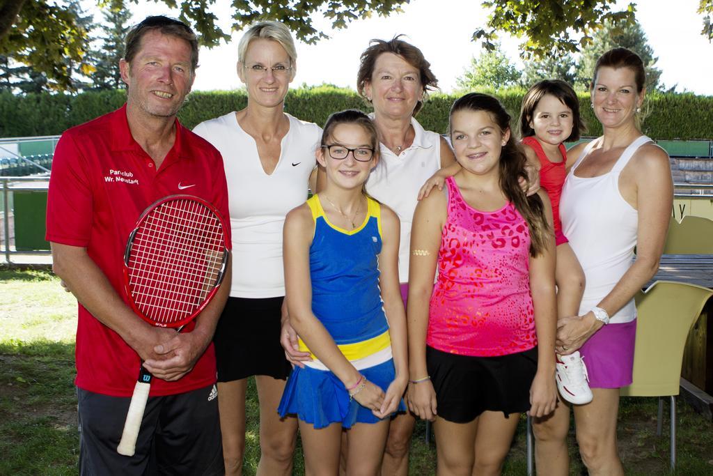 Tennis- Und Freizeitzentrum Neudoerfl Neudorfl Zewnętrze zdjęcie